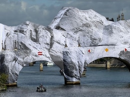 Paris Transforms Historic Pont Neuf Into Immersive Cave Experience For Tourists