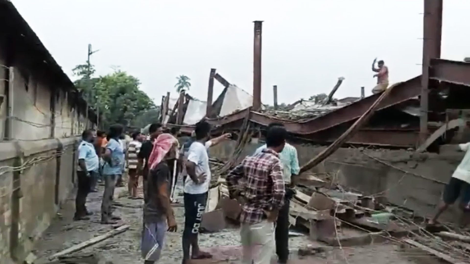 Warehouse Roof Collapses In Kolkata's Taratala, 40 Feared Trapped