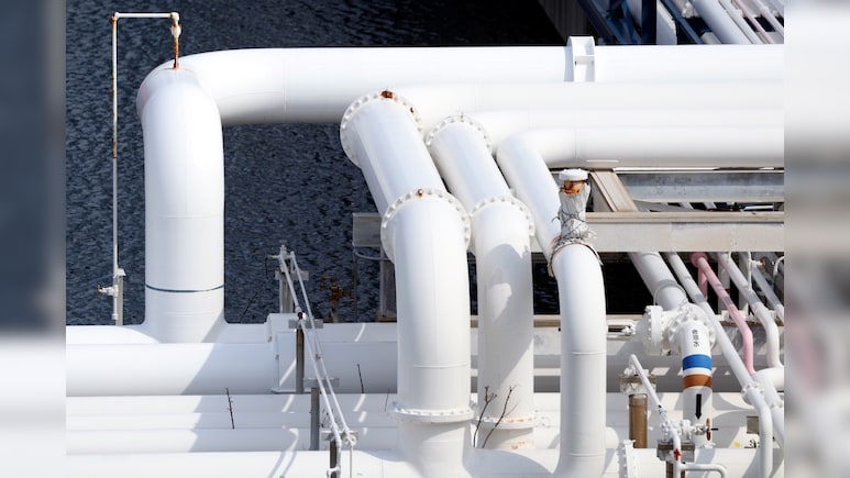 Morgan Stanley Warns of Global Oil Glut, Cuts Outlook on Hormuz