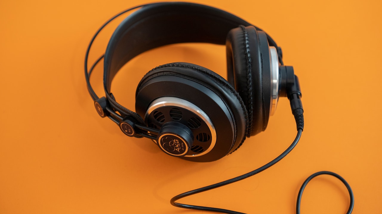 Wired Headphones Hurting Your Ears? Fit Mistakes To Check Wired Headphones Hurting Your Ears? Fit Mistakes To Check