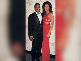 Celine Dion "Heartbroken" Over <i>Beauty And The Beast</i> Singer Peabo Bryson's Death