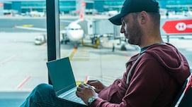 AI Coders एयरपोर्ट, मेट्रो, कैब हर जगह लैपटॉप खोलकर क्&zwj;यों बैठे रहते हैं?