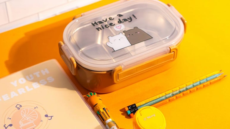 ₹1000 से भी कम में मिल रहे हैं बच्चों के लिए सेफ स्टेनलेस स्टील Lunch Box, अभी देखें बजट में बेस्ट ऑप्शन