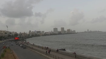 Mumbai Rains Today: City Wakes Up To Cloudy Skies; Scattered Showers Expected Through The Day
