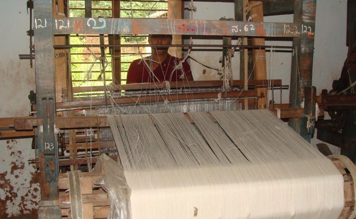 Indian fabrics like mulmul, khadi, muslin, and handloom cotton are breathable, airy, lightweight, and allow ventilation. Photo: Pixabay Indian fabrics like mulmul, khadi, muslin, and handloom cotton are breathable, airy, lightweight, and allow ventilation. Photo: Pixabay