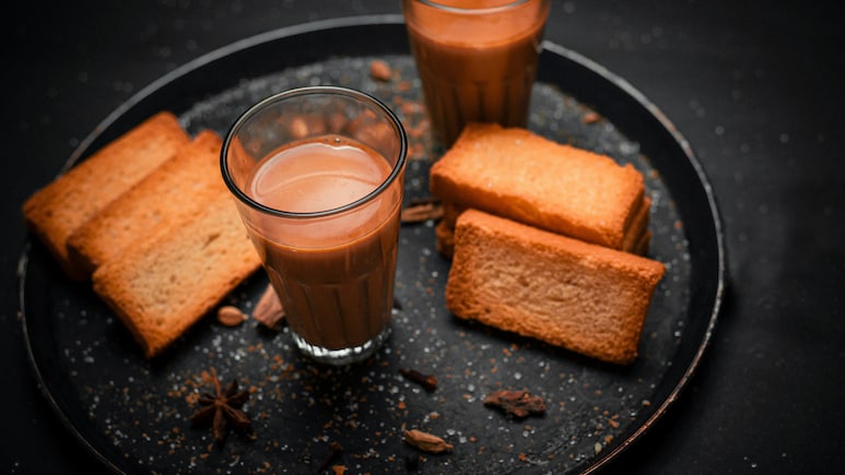 Masala Tea: दुनिया की सबसे पसंदीदा चाय बनी भारतीय मसाला चाय, चीन-जापान की चाय को दी मात