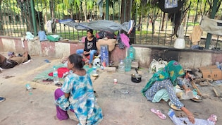 Inside Lives Of Delhi's Pavement Dwellers And The Dangers They Face