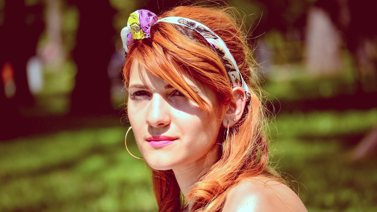 How To Style Greasy Hair With Headbands And Look Neat