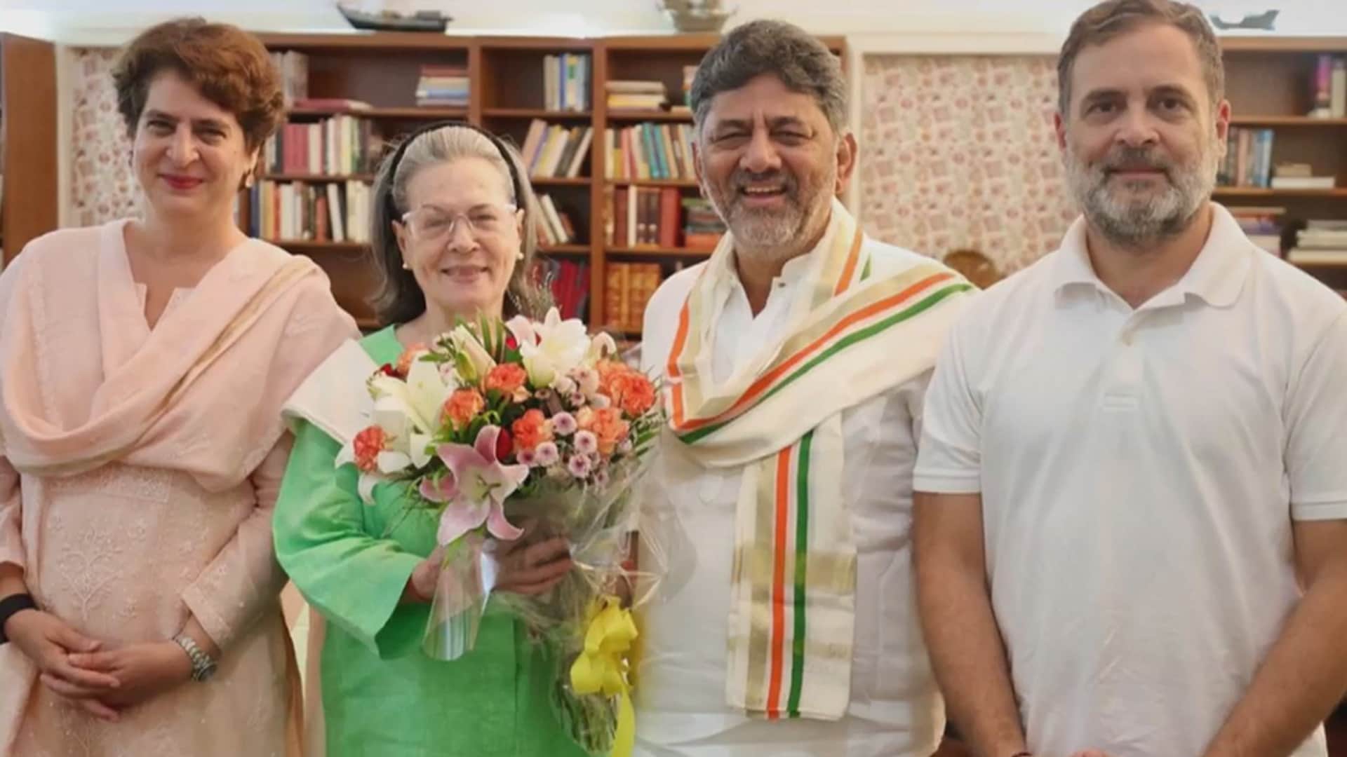 DK Shivakumar Meets Sonia, Rahul Gandhi Amid Karnataka Cabinet Turmoil