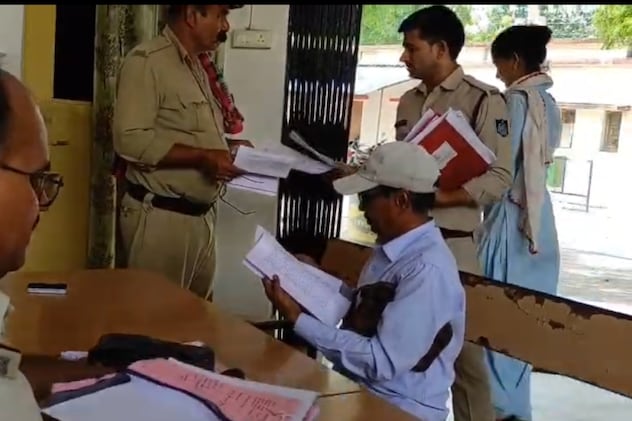 Digital Arrest: रिटायर्ड कर्मचारी को डिजिटल अरेस्ट कर ऐंठ लिए 22 लाख रुपये, ठगों ने ऐसे लगाया चूना