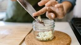 Raw Or Cooked: What Is The Best Way To Eat Garlic To Control Blood Sugar?