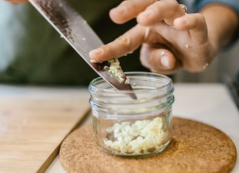 Raw Or Cooked: What Is The Best Way To Eat Garlic To Control Blood Sugar?