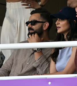 Virat Kohli, Anushka Sharma Cheer For India During Womens T20 World Cup Clash vs Australia - Video