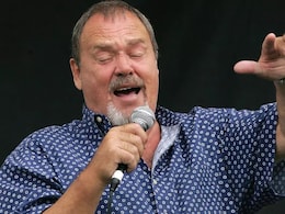 <i>Blood, Sweat And Tears</i> Singer David Clayton-Thomas Dies At 84