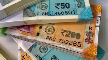 Rupee Falls 34 Paise To Close At 94.67 Against US Dollar Amid Firm Greenback