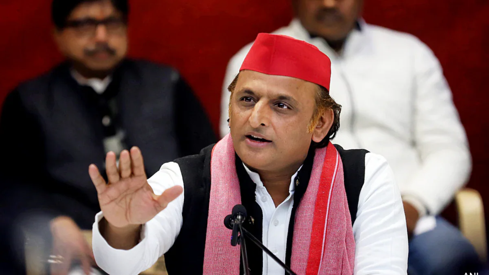 राम मंदिर में करोड़ों के चढ़ावे गायब होने के आरोप से फैली सनसनी, अखिलेश ने की अदालत से संज्ञान लेने की मांग