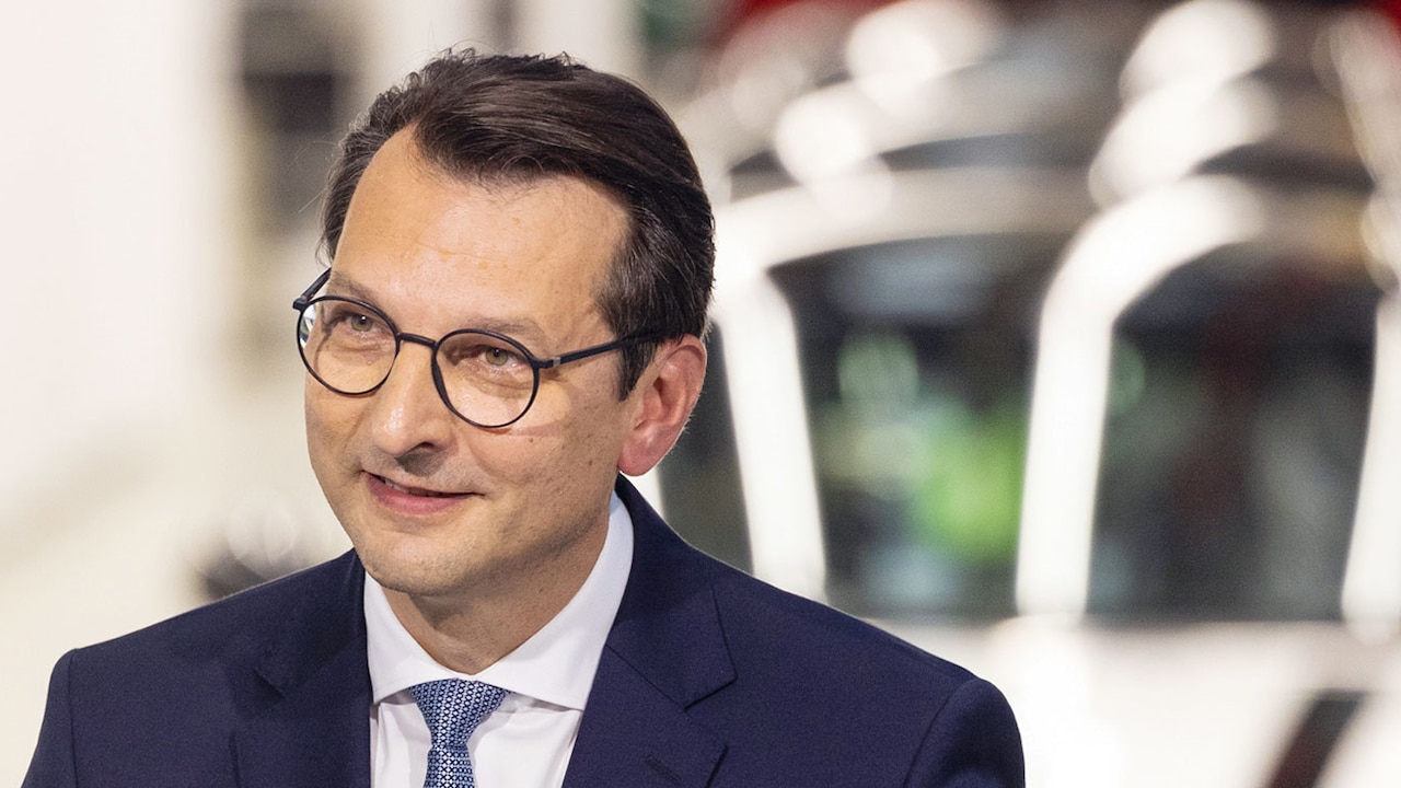 Milan Nedeljkovic Photographer: Chris Ratcliffe/Bloomberg Milan Nedeljkovic Photographer: Chris Ratcliffe/Bloomberg