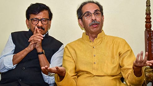 Shivsena UBT ठाकरेंची शिवसेना काँग्रेसमध्ये विलीन होणार होती? फुटीर खासदारांच्या पत्राने राजकीय वर्तुळात भूकंप