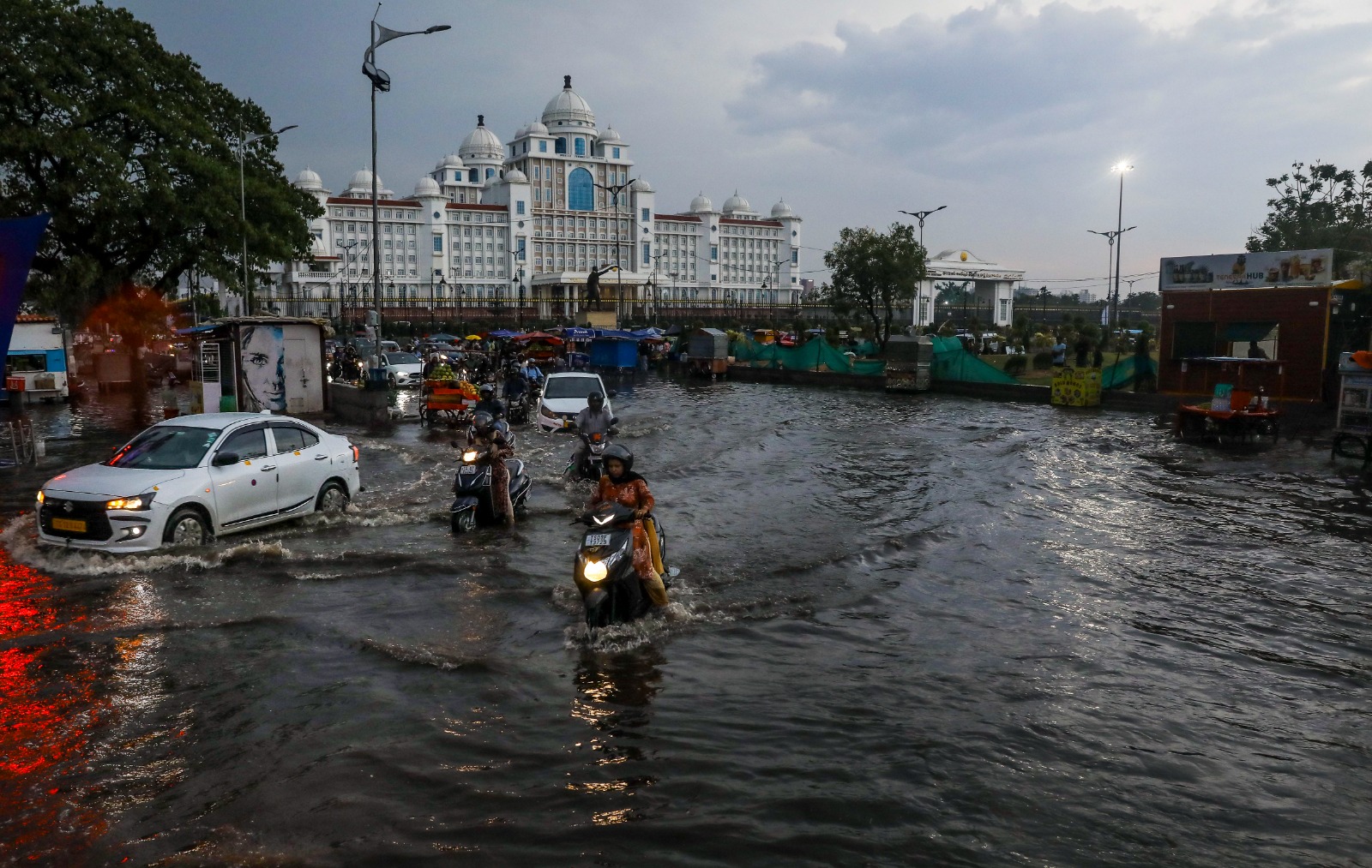 Heavy Rain, Waterlogging Disrupt Traffic In Hyderabad, 2 Electrocuted