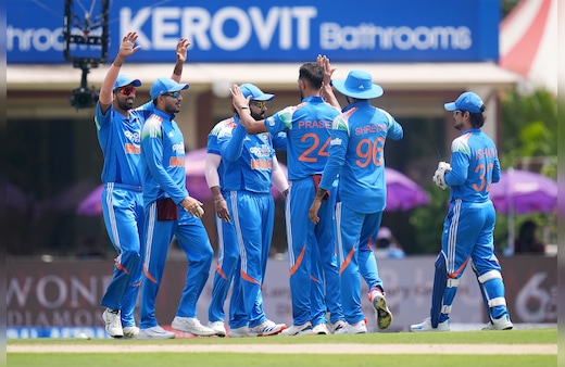 India vs Afghanistan LIVE Score, 3rd ODI: प्रसिद्ध कृष्णा ने बरापाया कहर, पारवप्ले में निकाला अफगानिस्तान का दम, 5 ओवर में झटके 4 विकेट