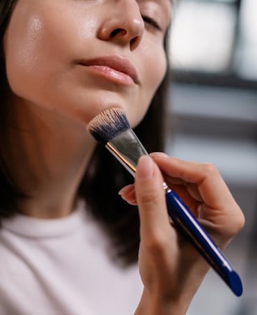 8 Beauty Must-Haves For Office Touch-Ups