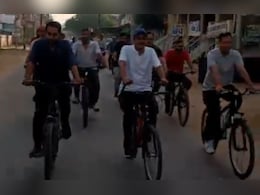 साइकिल पर सवार होकर निकले जिला जज, जागरूकता अभियान के तहत दिया अनोखा संदेश