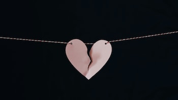 Paid To Break Up: Dating.com Offers Rs 2.8 Lakh/Month For 'Chief Breakup Officer' Role