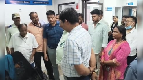 बेगूसराय: अस्पताल के चिल्ड्रेन वार्ड में लगी आग, बच्चों को गोद में लेकर भागे परिजन