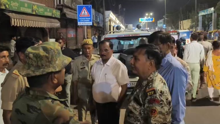 दिल्ली-लखनऊ हाईवे पर देर रात प्रशासन का एक्शन, होटल और दुकानें सीज, क्यों की कार्रवाई&nbsp;