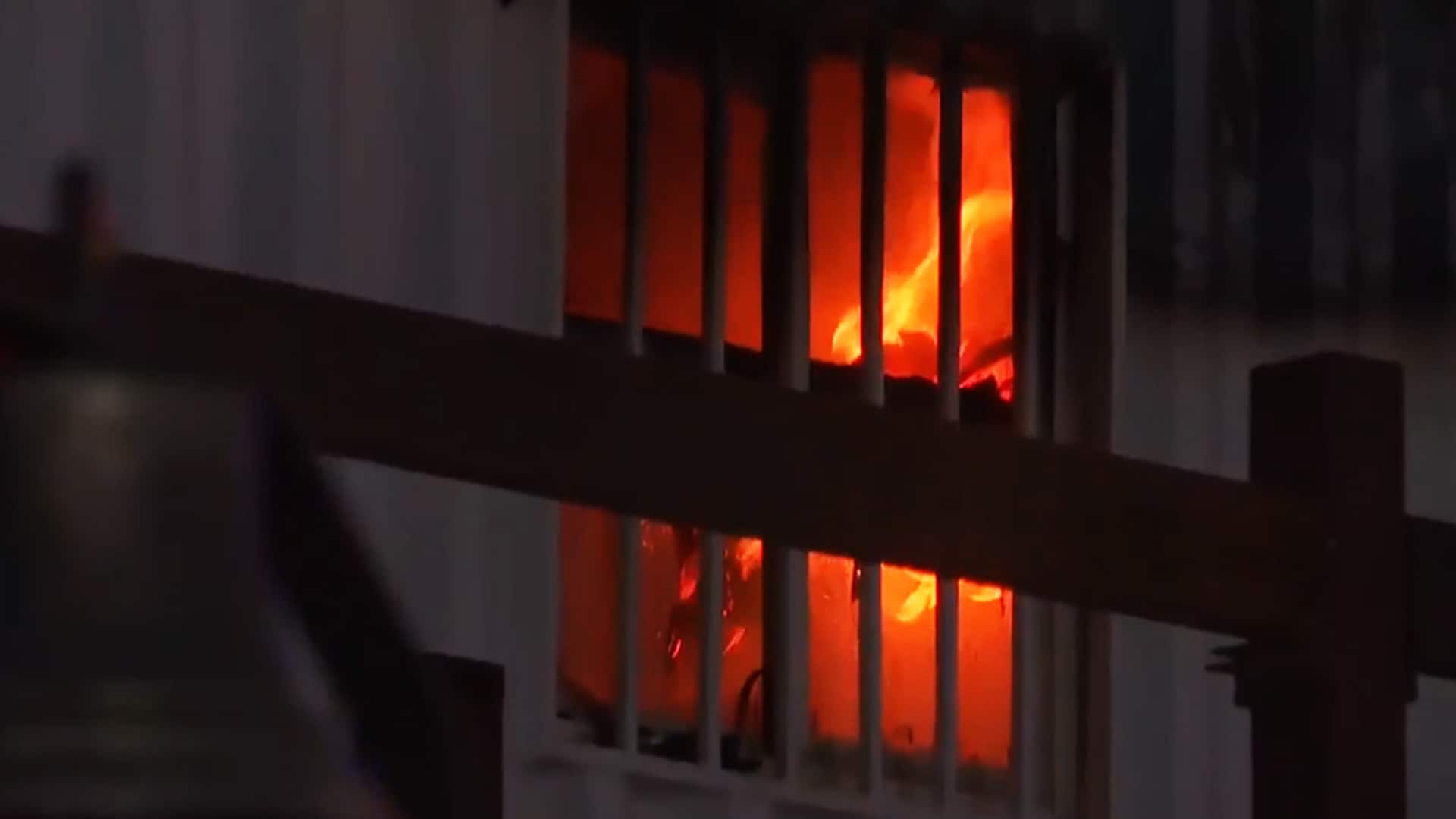 Delhi: Fire Breaks Out In Slums Near Udyog Bhawan