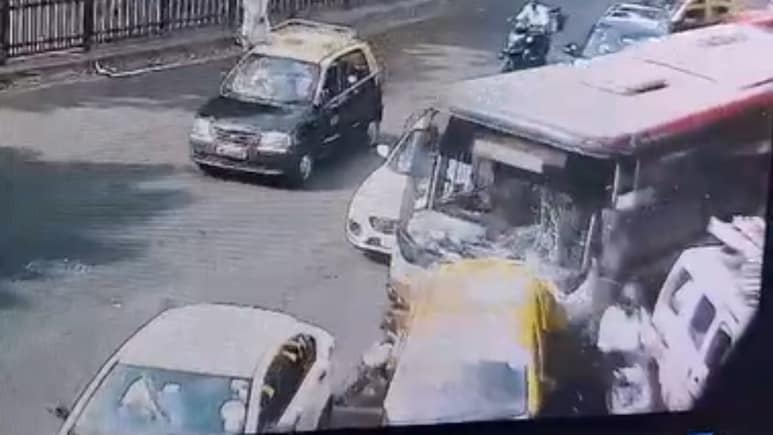 मुंबई में BEST बस ने कई वाहनों को मारी टक्कर, एक युवक की मौत, 3 घायल, हादसे का CCTV सामने आया