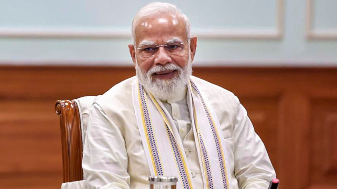 मोदी सरकार के 12 साल: कितनी अलग है नेहरू और मोदी की विदेश नी