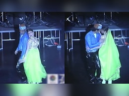 Watch: Aishwarya Rai And Akshaye Khanna's Onstage Chemistry In Throwback Clip Goes Viral