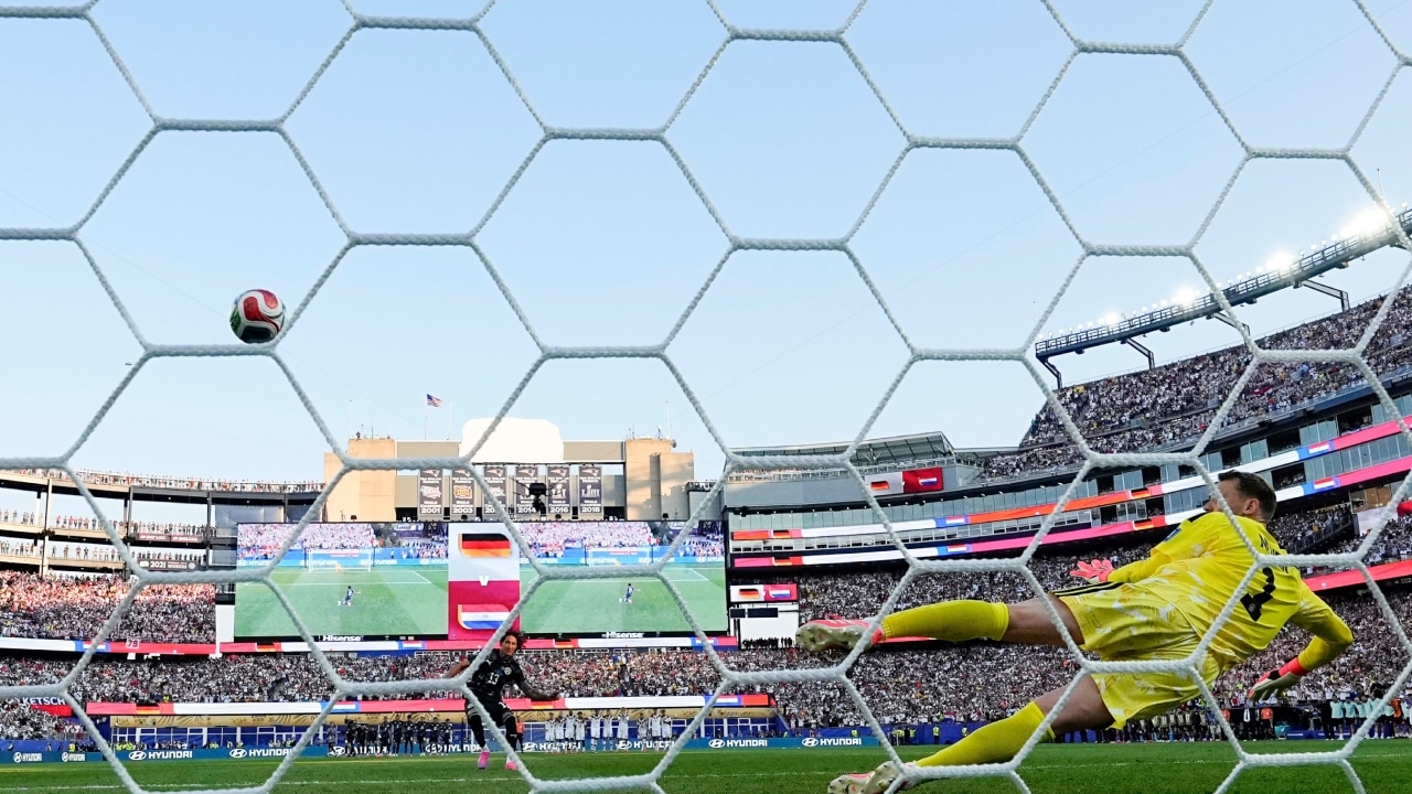 FIFA World Cup 2026:  चार बार का चैंपियन जर्मनी कैसे खोता गया अपना वैभव, कैसे पराग्वे ने दिखाया बाहर का रास्ता