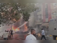 हरियाणा के रोहतक में आग का तांडव ,डी पार्क मार्किट में कई दुकानें हुईं खाक, दमकल की गाड़ियां मौके पर