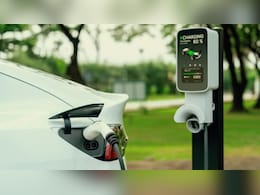 लग्जरी EV खरीदने पर 5 लाख की सब्सिडी क्यों? दिल्ली की नई EV पॉलिसी पर एक्सपर्ट क्या बोल रहे जानिए