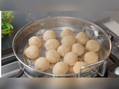 लोई और फिलिंग के झंझट को कहें बाय-बाय, इस तरीके से घर पर बनाएं सॉफ्ट मोमोज