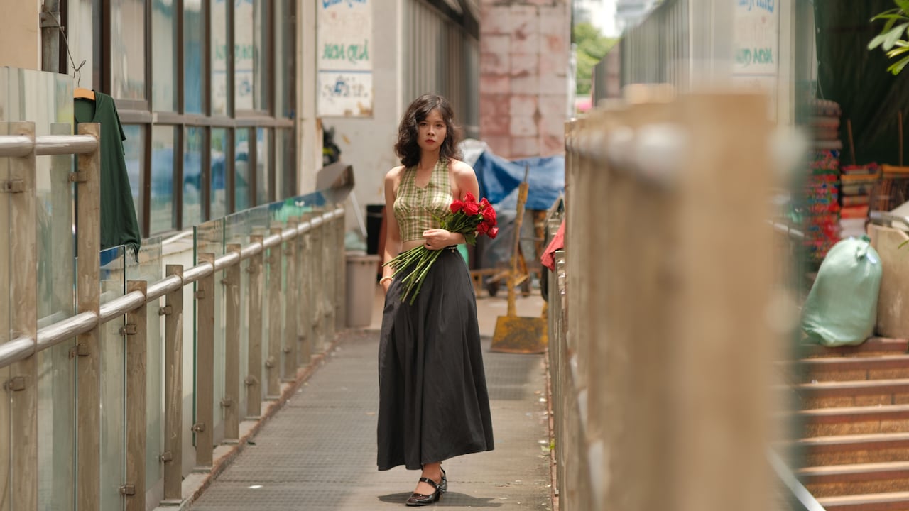 Summer Linen midi skirts are worth wearing on repeat