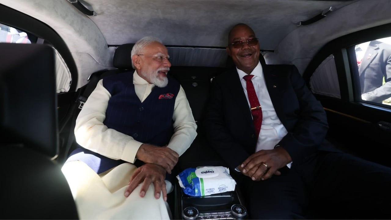 Live: पीएम मोदी ने सेशेल्स गणराज्य के राष्ट्रपति के साथ की बैठक, अहम मुद्दों पर हुई चर्चा