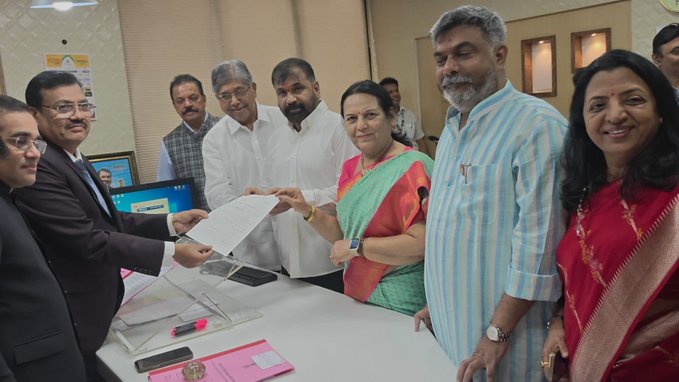 Aaditya Thackeray's 'Right-Hand Man' Sachin Ahir Joins Eknath Shinde Faction