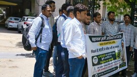 जयपुर: 8 साल से लंबित सहायक कृषि अधिकारी भर्ती को लेकर उम्मीदवारों ने किया प्रदर्शन