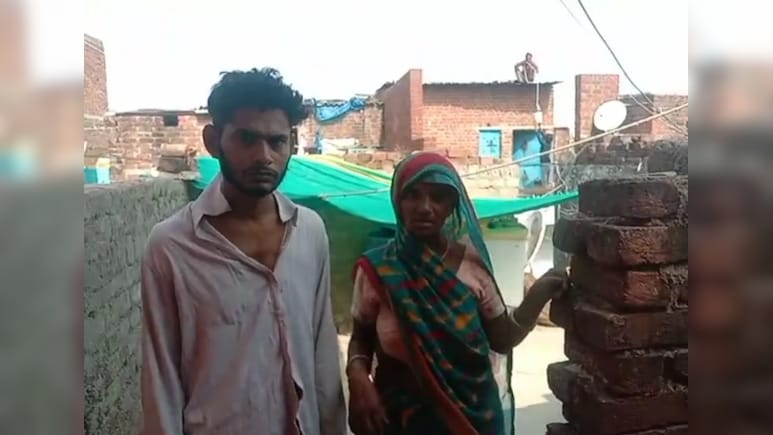 मोबाइल में बिजी रहती हो... टोकने पर पत्नी ने भाई को बुलाया; पति, जेठ और सास को पिटवाया, जान से मारने की धमकी