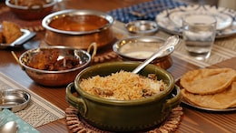 Late Night Eating : रात्री 9 नंतर जेवणाची सवय आहे? दुष्परिणामांची यादी पाहून धक्काच बसेल!