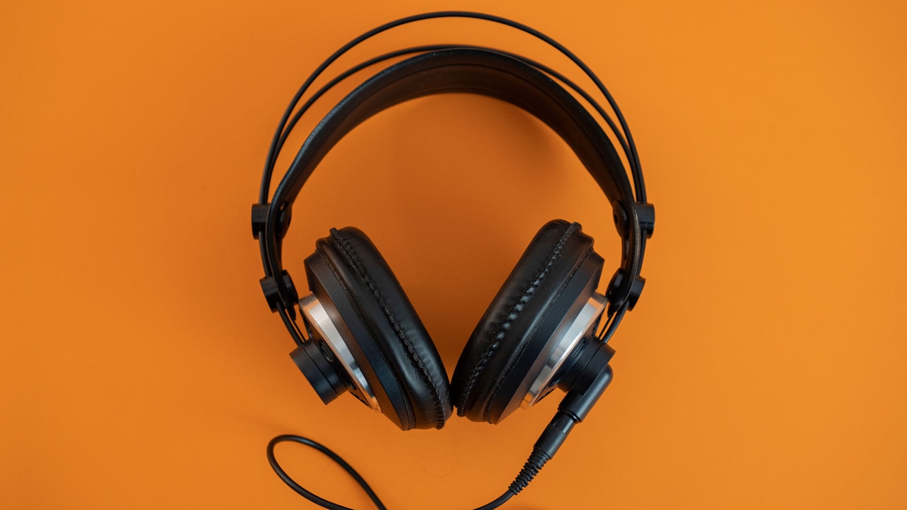 7 Gaming Headphones For Shared Homes Where Noise Matters