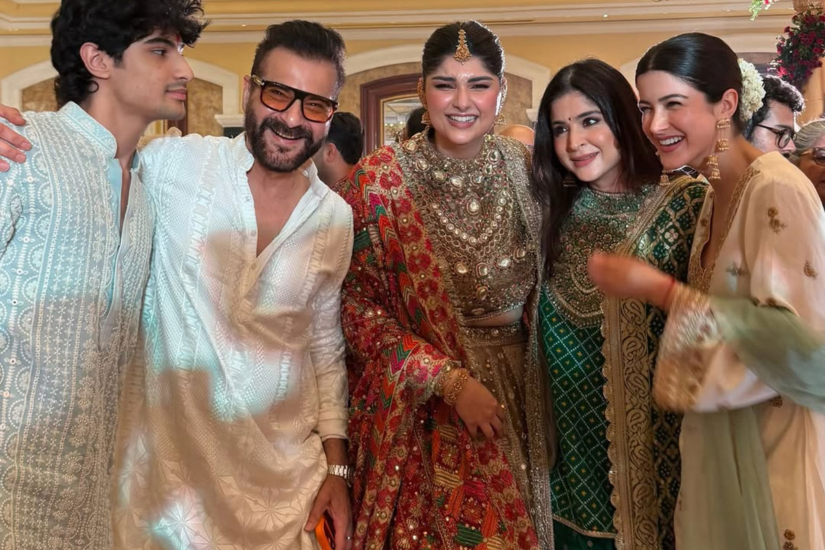 Inside Anshula Kapoor's Pre-Wedding Look: Phulkari Dupatta Steals the Show