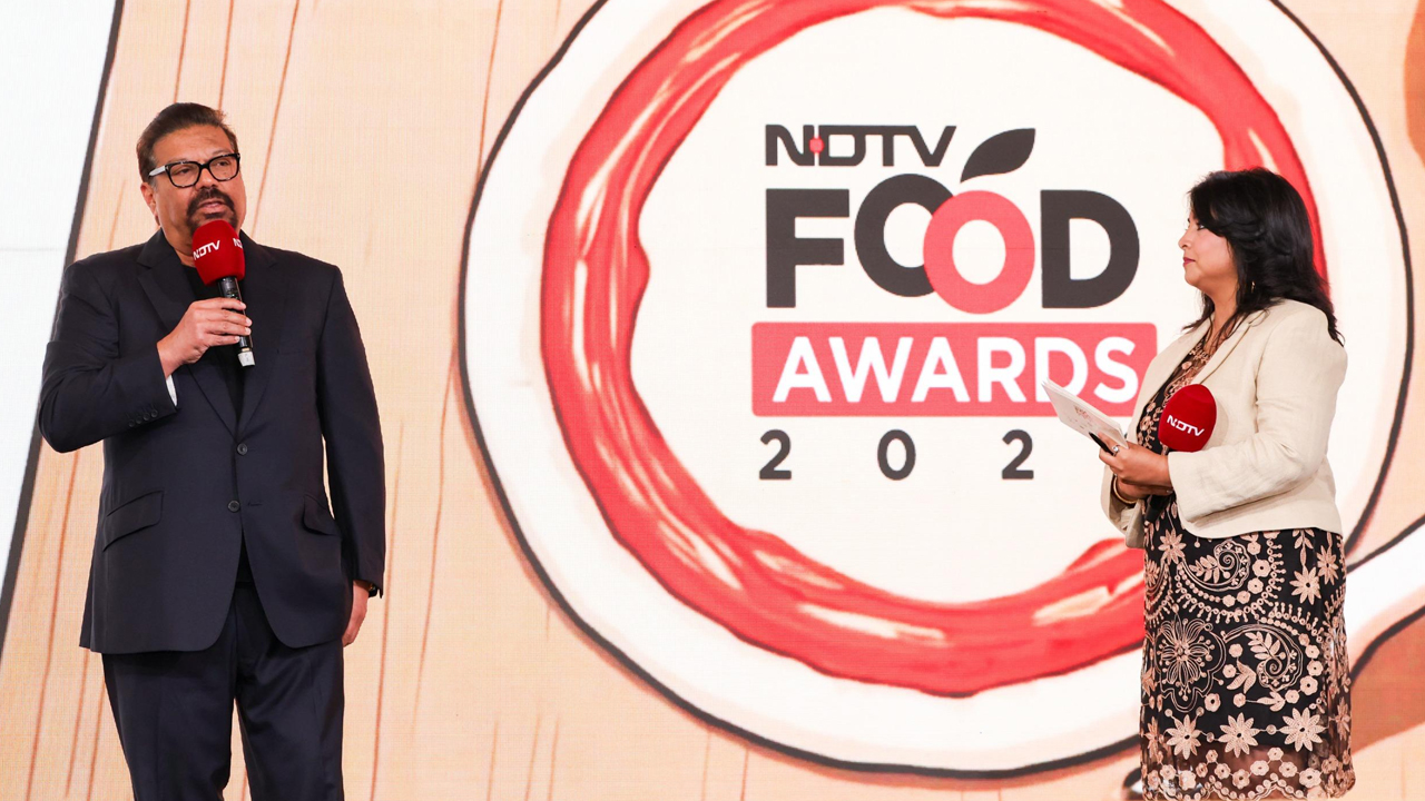 Influencer vs Food Critic: Vir Sanghvi Shares His Take At The NDTV Food Awards 2026