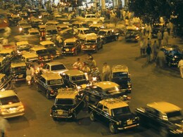 Mumbai News : गाडीतूनच चोरांचा पळण्याचा होता प्लान; मुंबईतील वाहतूक कोंडी पोलिसांसाठी कशी ठरली फायदेशीर?