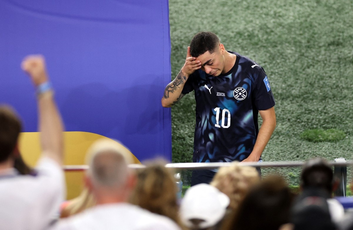 1st Time In FIFA WC History: Miguel Almiron Shown Red Card Under New Rules