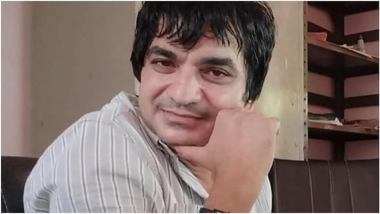 जूनियर अकाउंटेंट की मौत के बाद फंदे पर झूला अफसर, शादी के कार्ड पर लिखा सुसाइड नोट