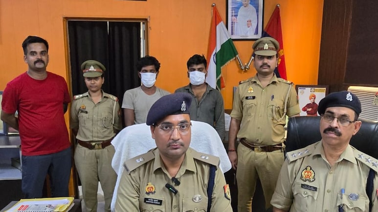 ग्रेटर नोएडा: मोबाइल चोरों के बड़े अंतर्राज्यीय सिंडिकेट का भंडाफोड़, ₹1.5 करोड़ के 316 स्मार्टफोन जब्&zwj;त, 2 शातिर गिरफ्तार